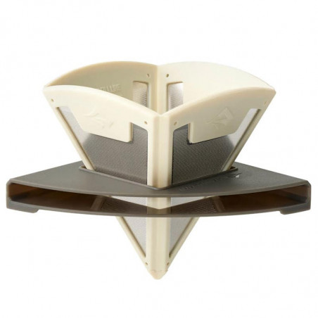 Filtre à café conique pliable Frontier Ultralight Sea to Summit en silicone et acier inox pour randonnée et camping.